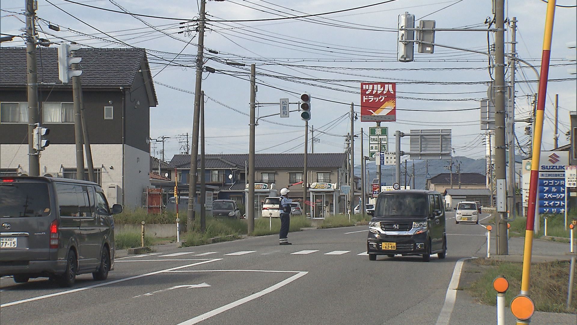 村上市で約400戸が一時停電、信号機は消え：菓子店ではクレープが…電線にカラス接触か【新潟】